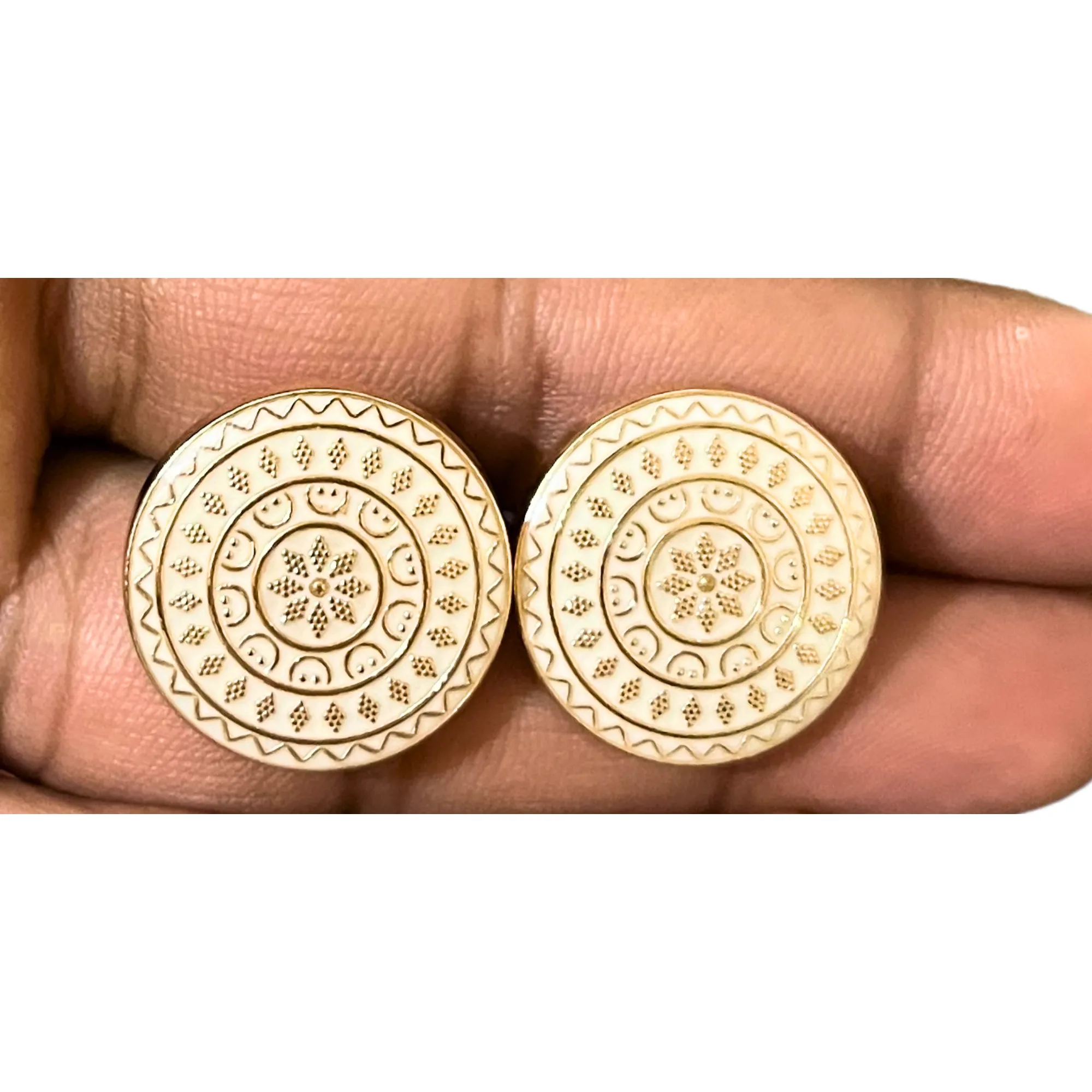 Golden & White Color Filligreen Designer Shiny Round 1 Hole Metal Buttons